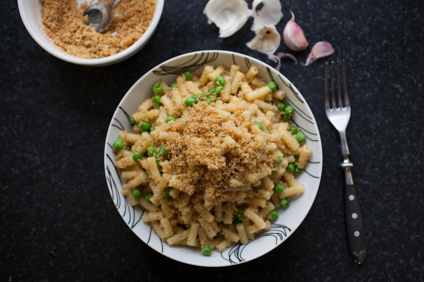 PASTA WITH GARLIC AND HERB BREADCRUMBS