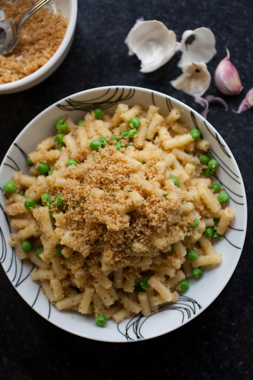 PASTA WITH GARLIC AND HERB BREADCRUMBS